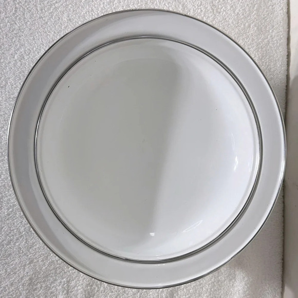 Vintage Enamelware White  Round Roaster Pot With Lid - Picture 8 of 16